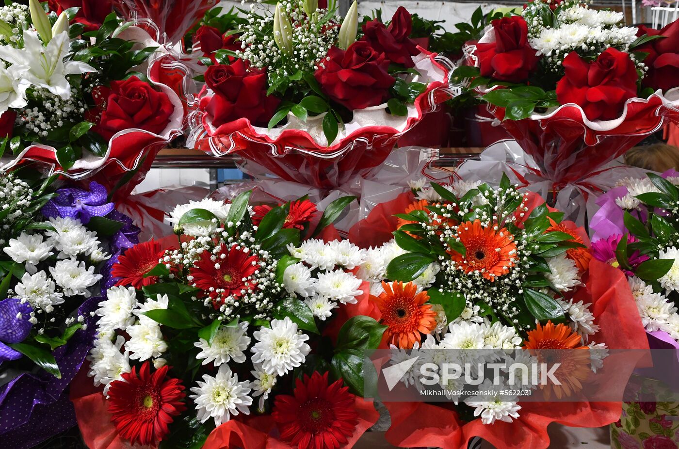 Selling flowers ahead of school year