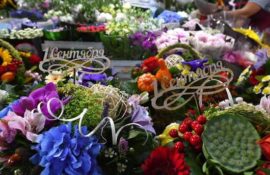 Selling flowers ahead of school year