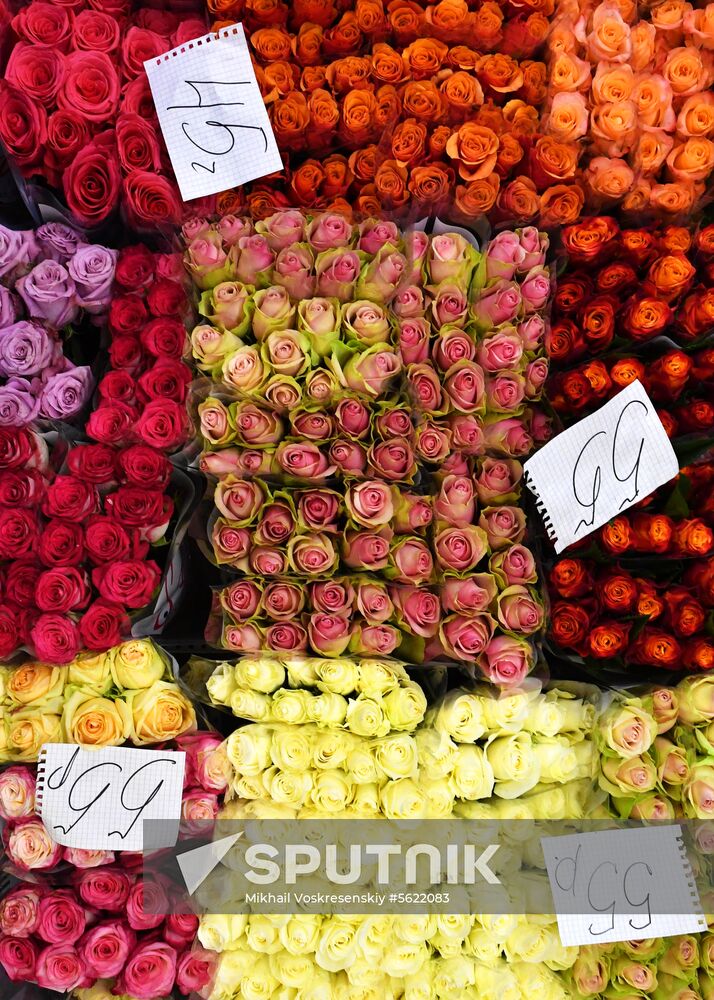 Selling flowers ahead of school year