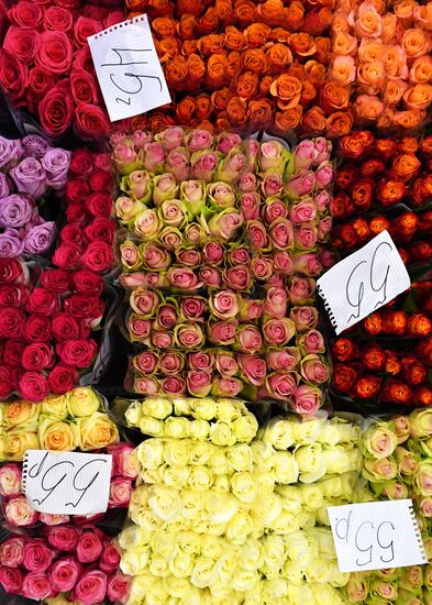 Selling flowers ahead of school year