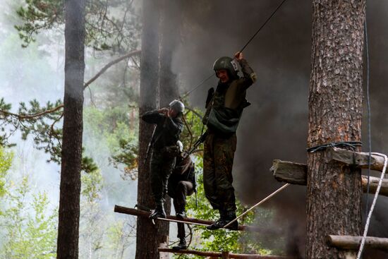 Qualification tests for earning right to wear crimson beret in Irkutsk