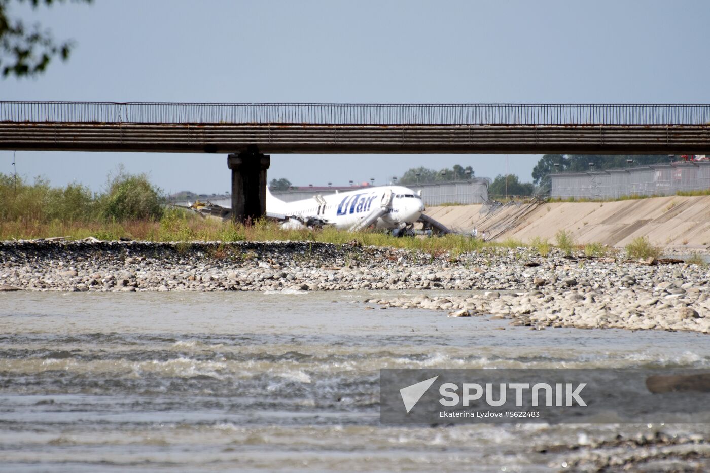 UTAir plane makes emergency landing in Sochi