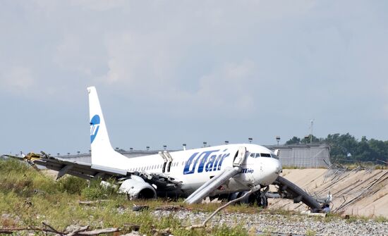 UTAir plane makes emergency landing in Sochi