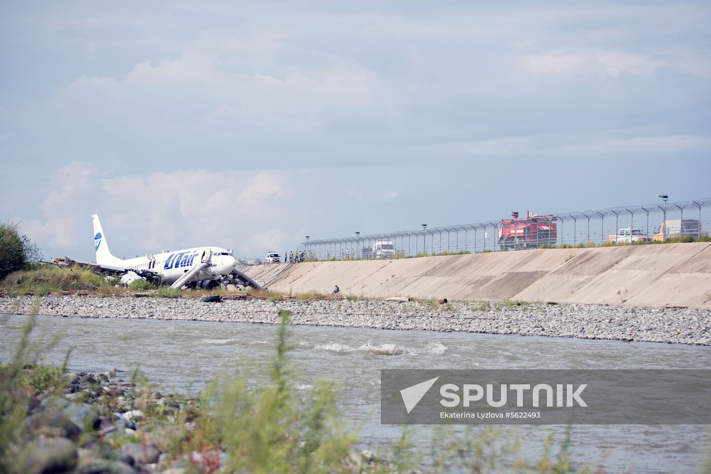 UTAir plane makes emergency landing in Sochi