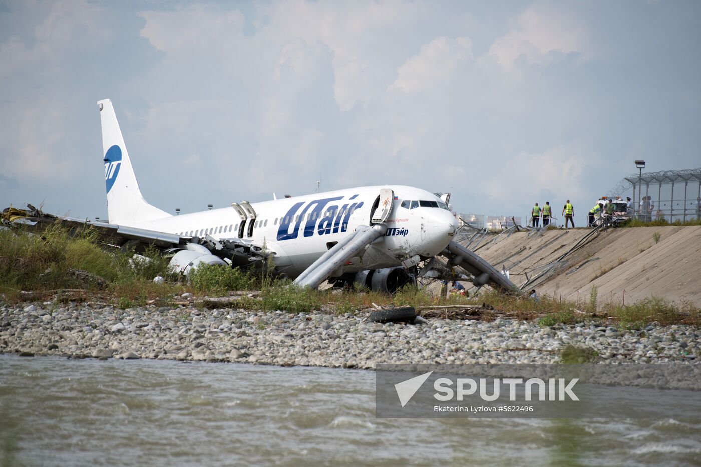 UTAir plane makes emergency landing in Sochi
