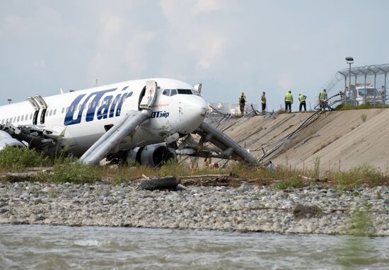UTAir plane makes emergency landing in Sochi