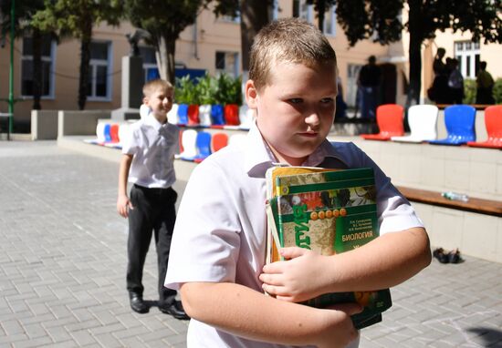 School year begins across Russia