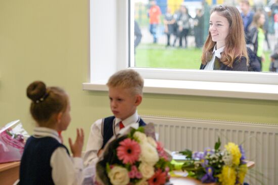 School year begins across Russia