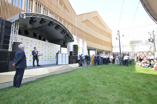 Russian Prime Minister Dmitry Medvedev visits Skolkovo Technopark