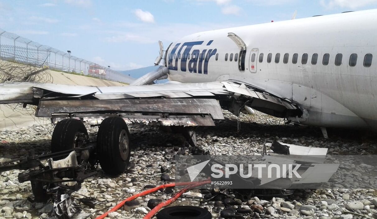 UTAir plane makes emergency landing in Sochi