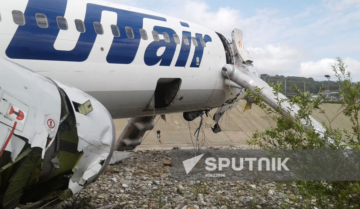 UTAir plane makes emergency landing in Sochi
