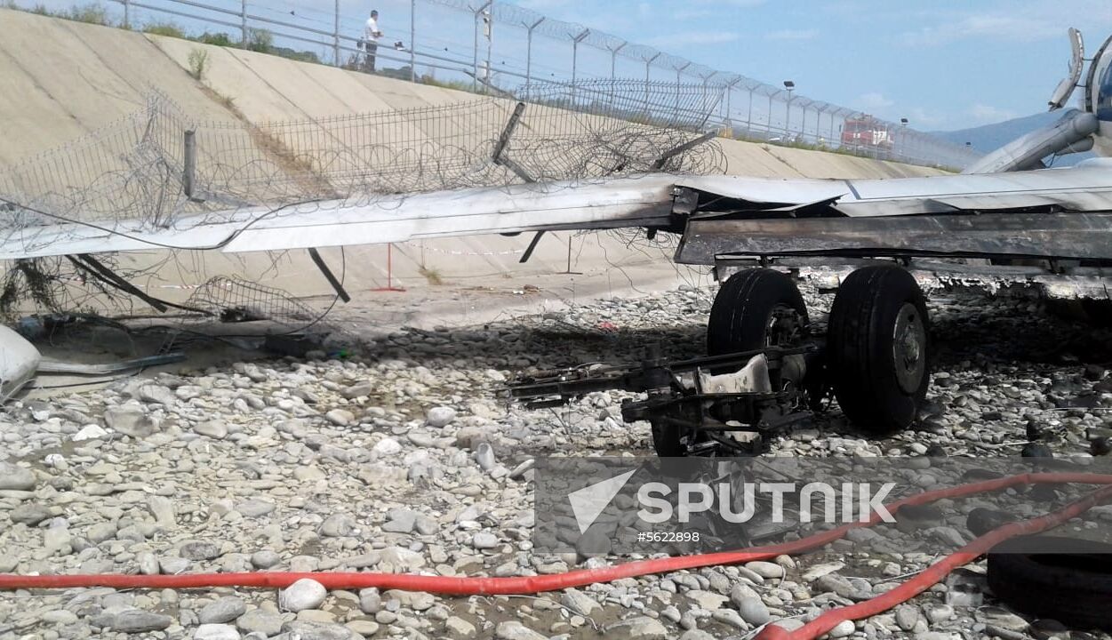 UTAir plane makes emergency landing in Sochi