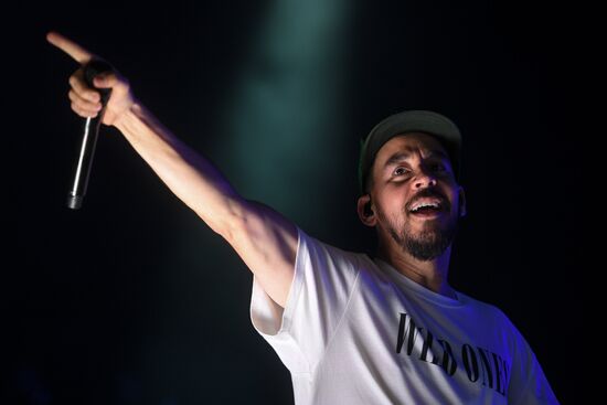 Mike Shinoda performs live in Moscow