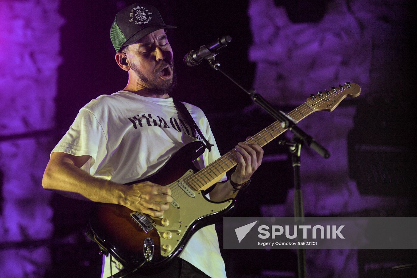 Mike Shinoda performs live in Moscow