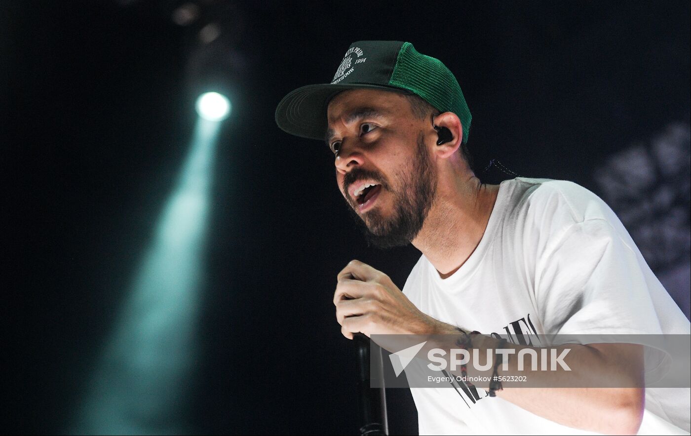 Mike Shinoda performs live in Moscow