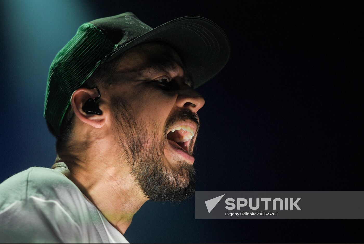 Mike Shinoda performs live in Moscow