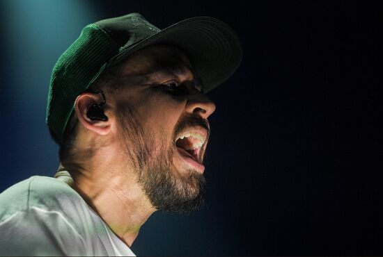 Mike Shinoda performs live in Moscow