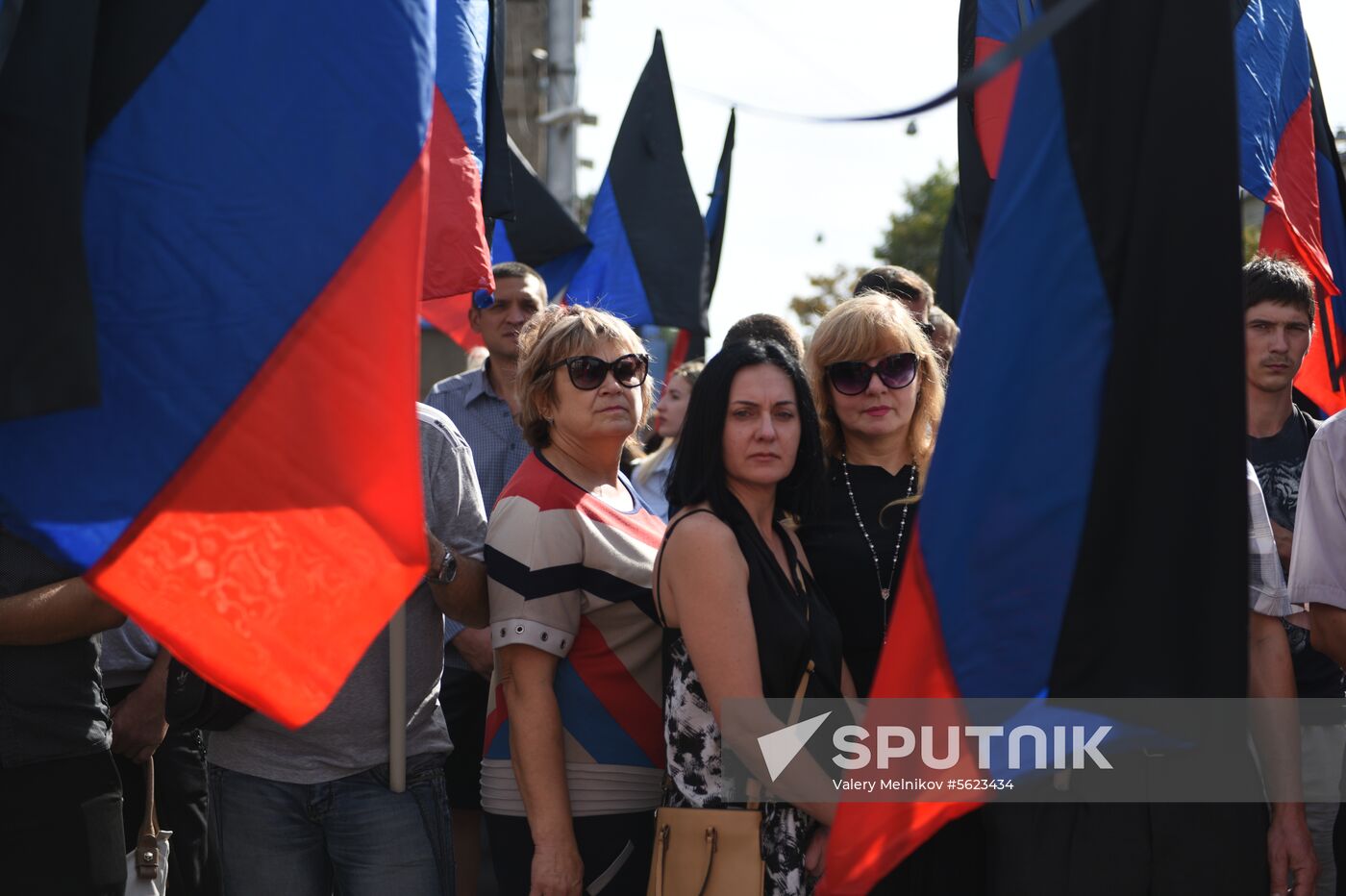 Bidding last respects to Donetsk People's Republic Head Alexander Zakharchenko