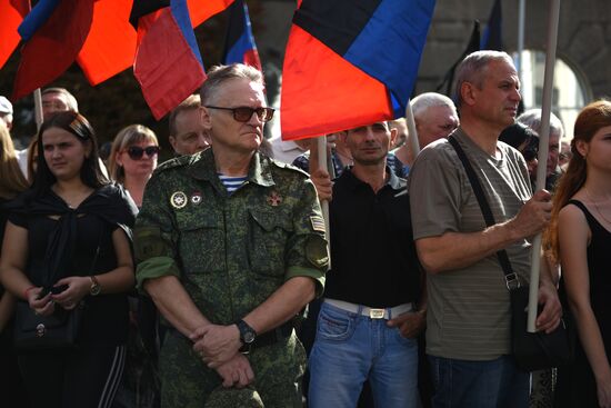 Bidding last respects to Donetsk People's Republic Head Alexander Zakharchenko