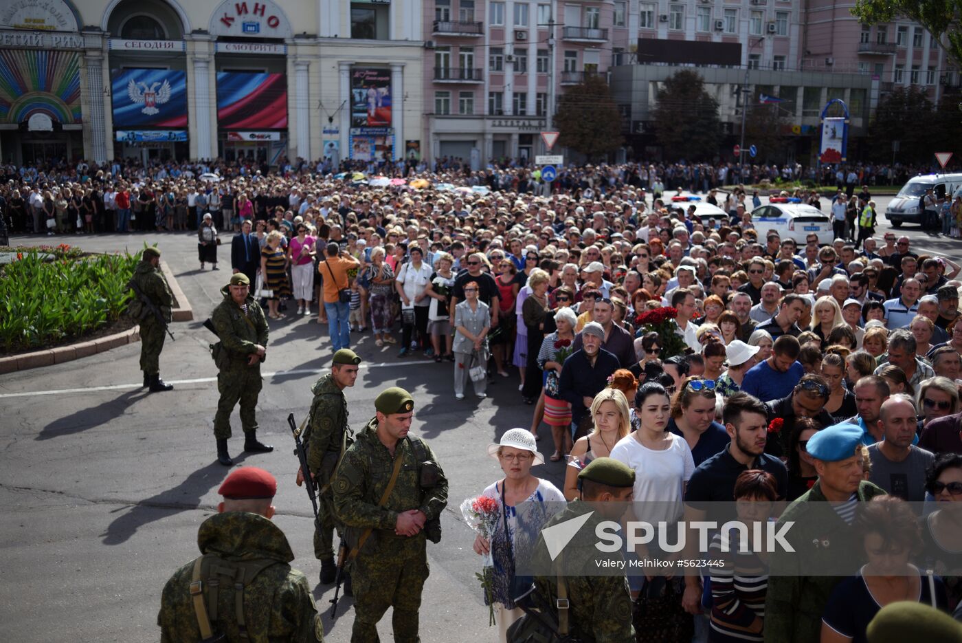 Bidding last respects to Donetsk People's Republic Head Alexander Zakharchenko