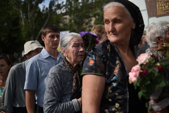 Bidding last respects to Donetsk People's Republic Head Alexander Zakharchenko