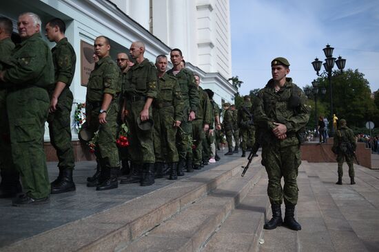 Bidding last respects to Donetsk People's Republic Head Alexander Zakharchenko