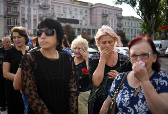 Bidding last respects to Donetsk People's Republic Head Alexander Zakharchenko