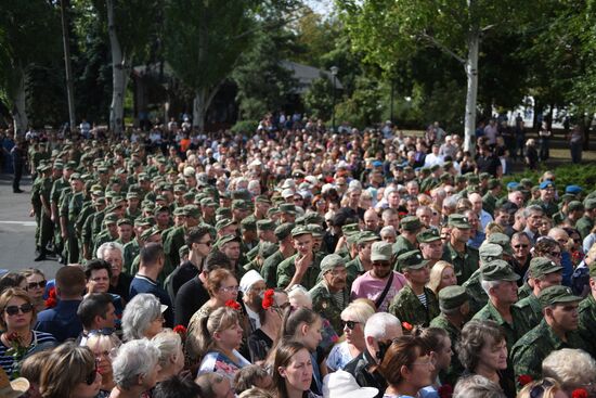 Bidding last respects to Donetsk People's Republic Head Alexander Zakharchenko