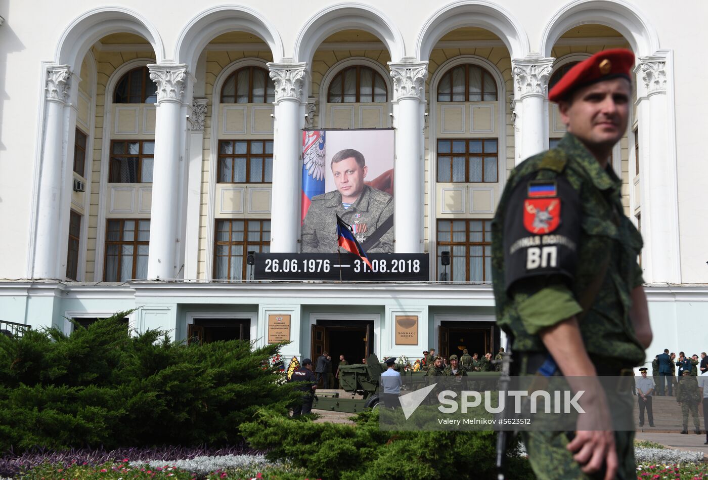 Bidding last respects to Donetsk People's Republic Head Alexander Zakharchenko