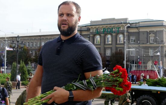 Bidding last respects to Donetsk People's Republic Head Alexander Zakharchenko