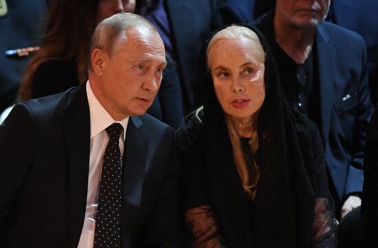 President Putin visits funeral ceramony for Iosif Kobzon