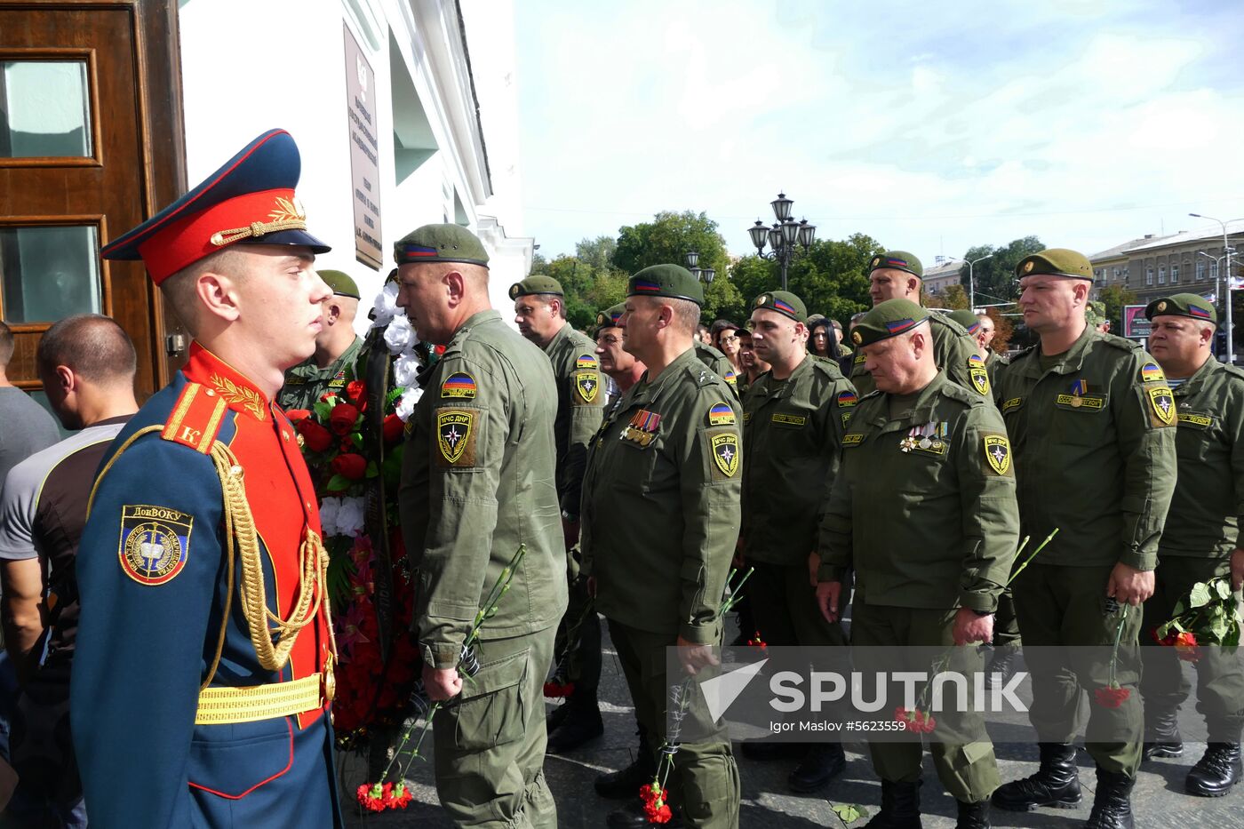 Bidding last respects to Donetsk People's Republic Head Alexander Zakharchenko