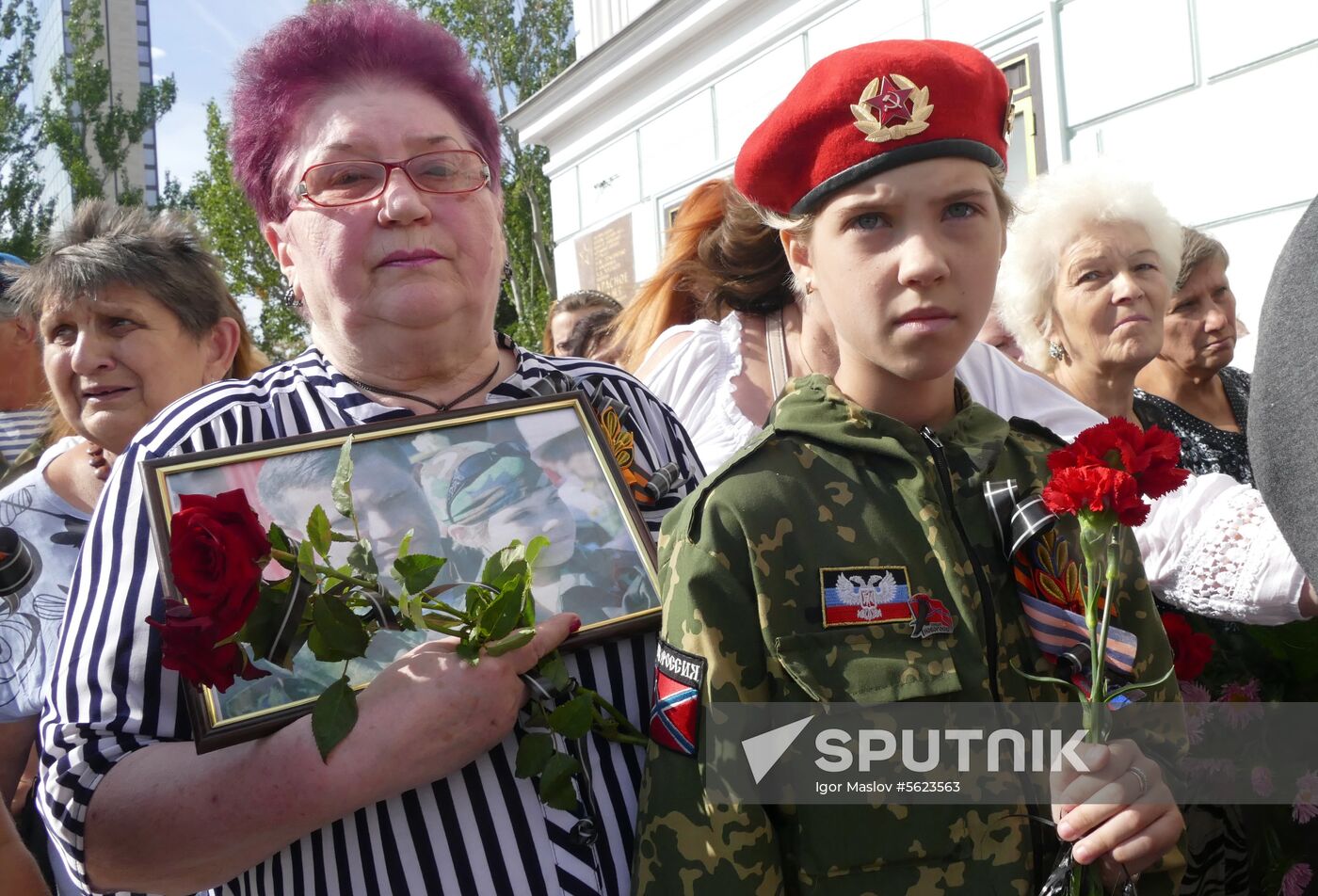 Bidding last respects to Donetsk People's Republic Head Alexander Zakharchenko