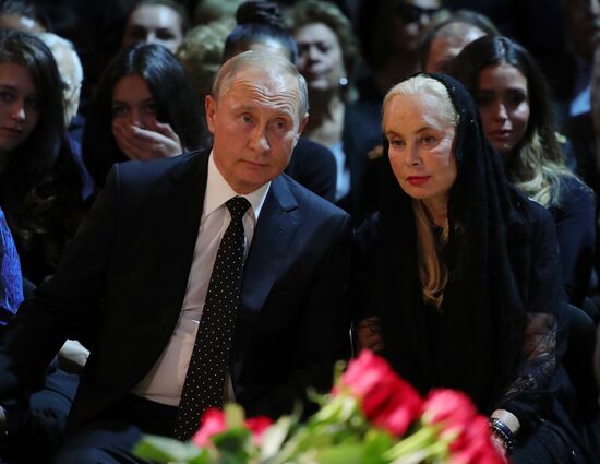 President Putin visits funeral ceramony for Iosif Kobzon