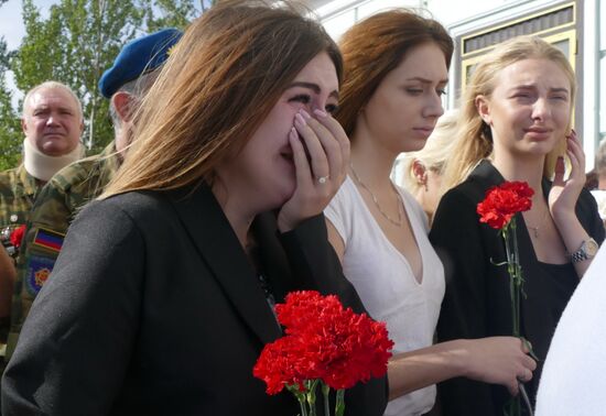 Bidding last respects to Donetsk People's Republic Head Alexander Zakharchenko