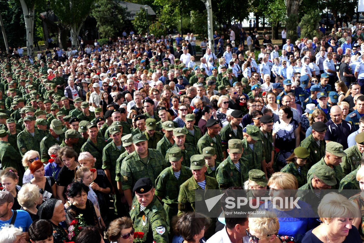 Bidding last respects to Donetsk People's Republic Head Alexander Zakharchenko
