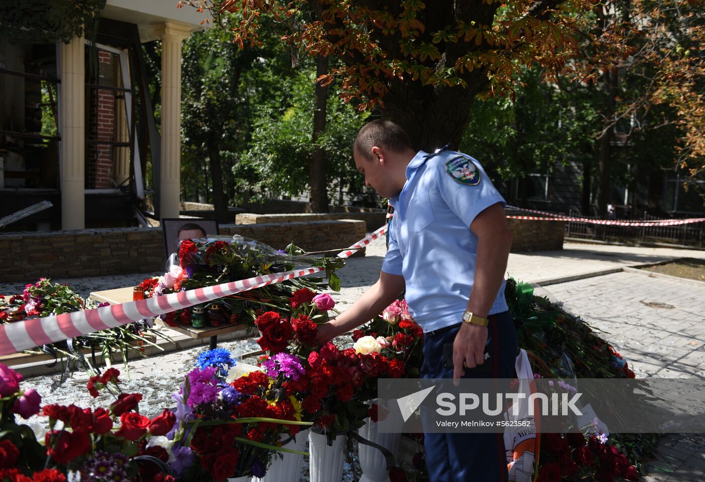 Bidding last respects to Donetsk People's Republic Head Alexander Zakharchenko