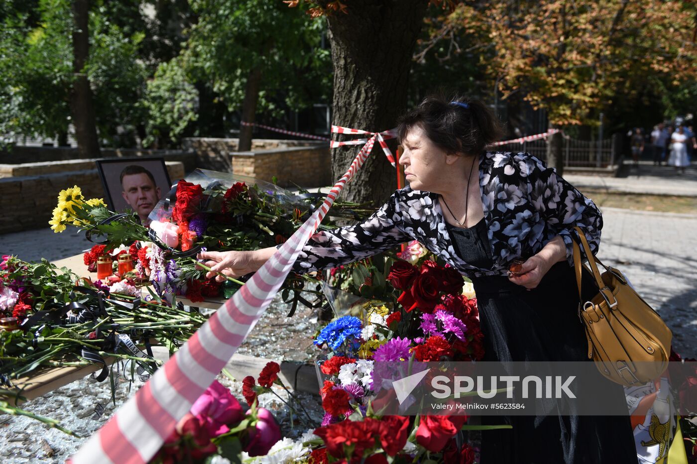 Bidding last respects to Donetsk People's Republic Head Alexander Zakharchenko