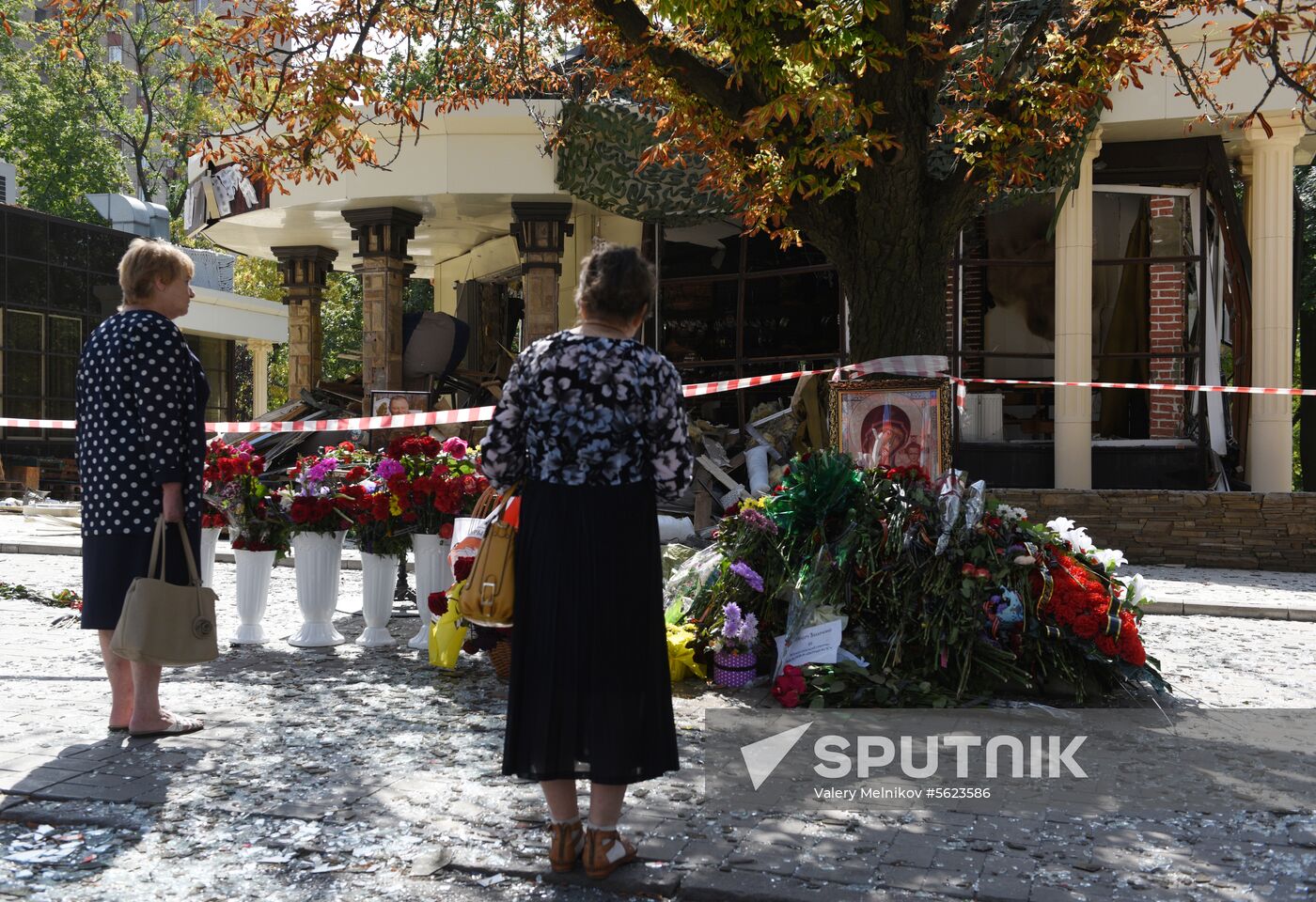 Bidding last respects to Donetsk People's Republic Head Alexander Zakharchenko