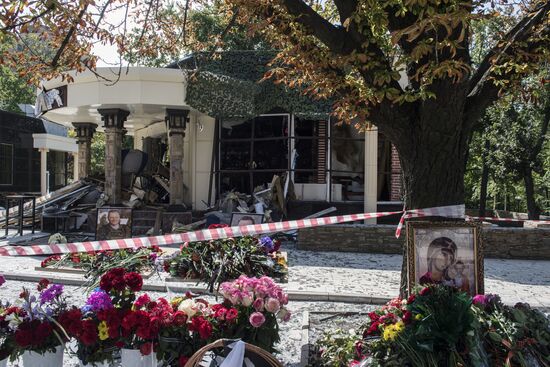 Bidding last respects to Donetsk People's Republic Head Alexander Zakharchenko