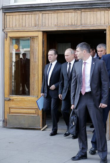 President Putin visits funeral ceramony for Iosif Kobzon