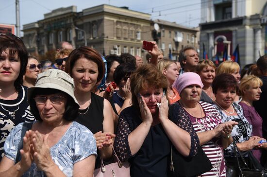 Bidding last respects to Donetsk People's Republic Head Alexander Zakharchenko
