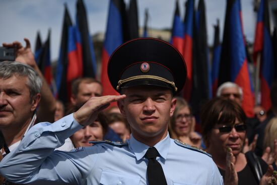 Bidding last respects to Donetsk People's Republic Head Alexander Zakharchenko