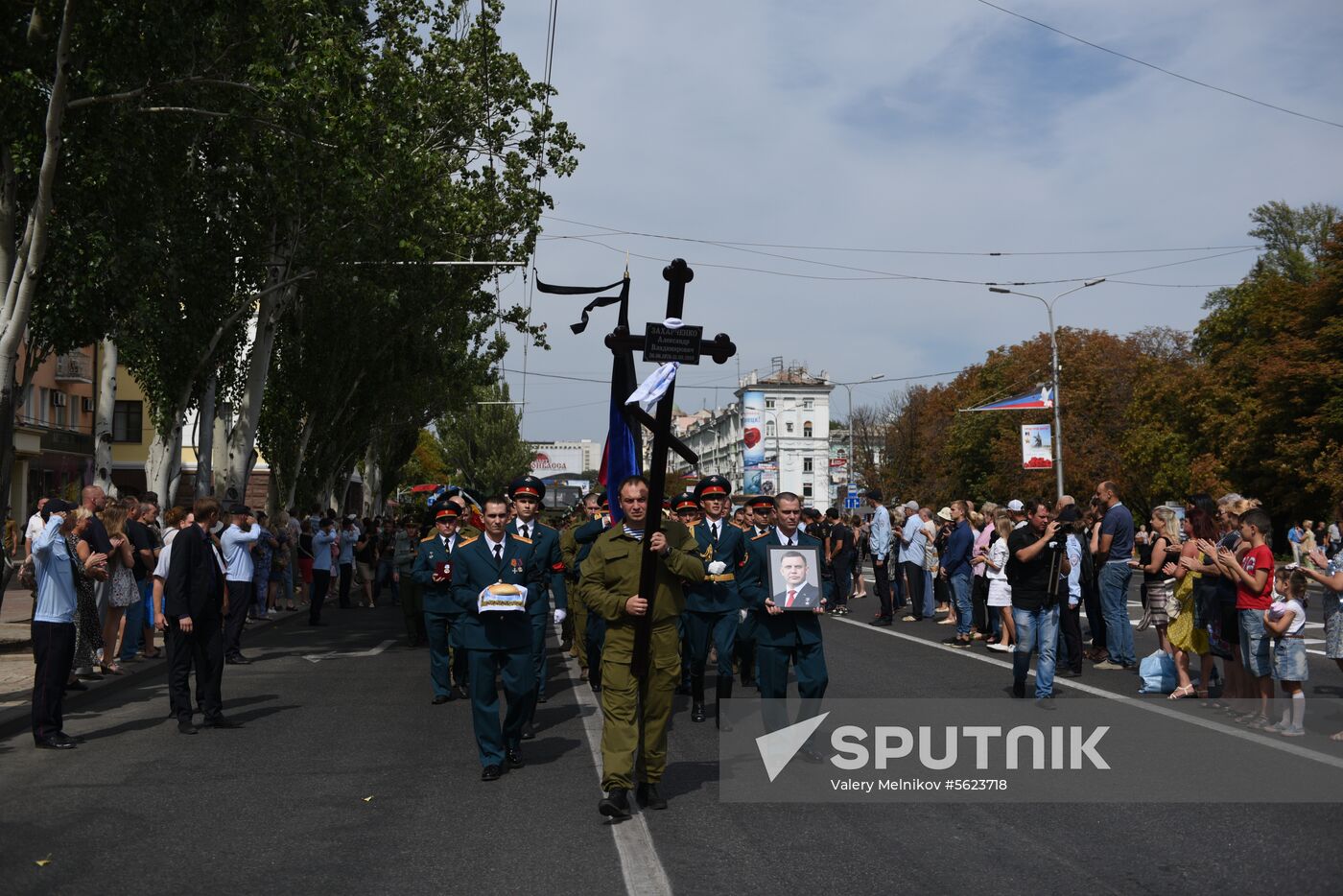 Bidding last respects to Donetsk People's Republic Head Alexander Zakharchenko