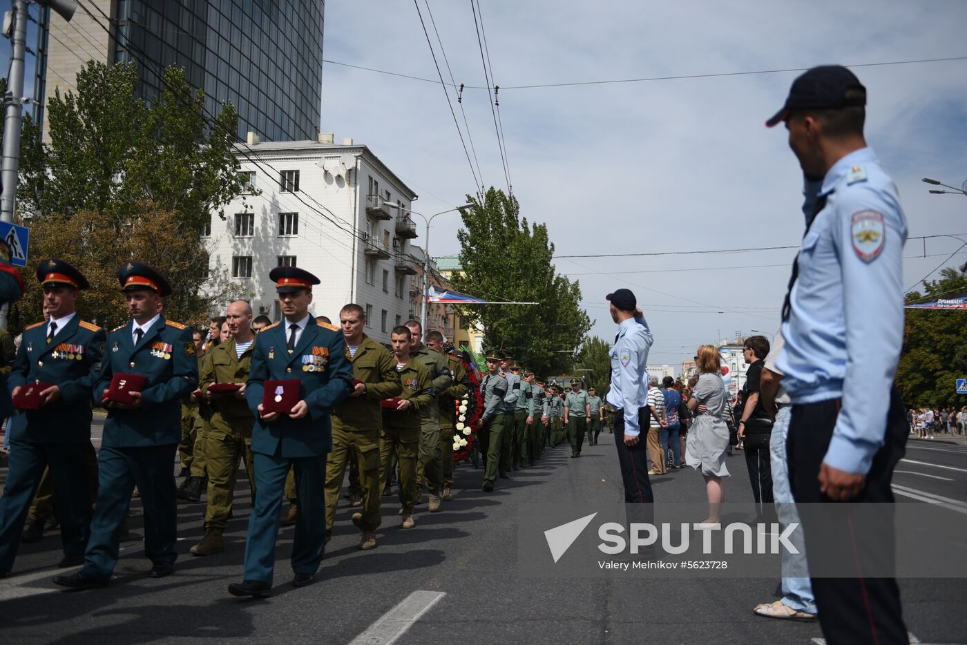 Bidding last respects to Donetsk People's Republic Head Alexander Zakharchenko