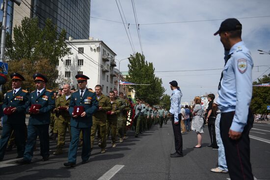 Bidding last respects to Donetsk People's Republic Head Alexander Zakharchenko