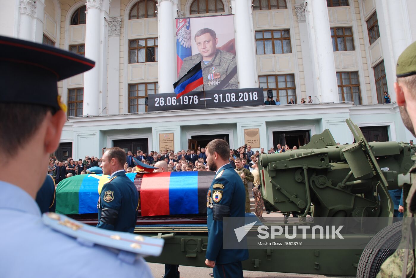 Bidding last respects to Donetsk People's Republic Head Alexander Zakharchenko