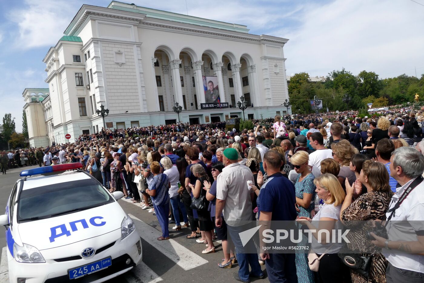 Bidding last respects to Donetsk People's Republic Head Alexander Zakharchenko
