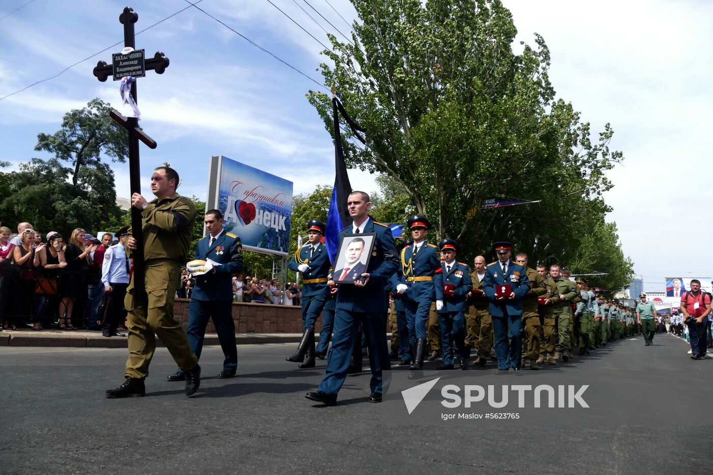 Bidding last respects to Donetsk People's Republic Head Alexander Zakharchenko