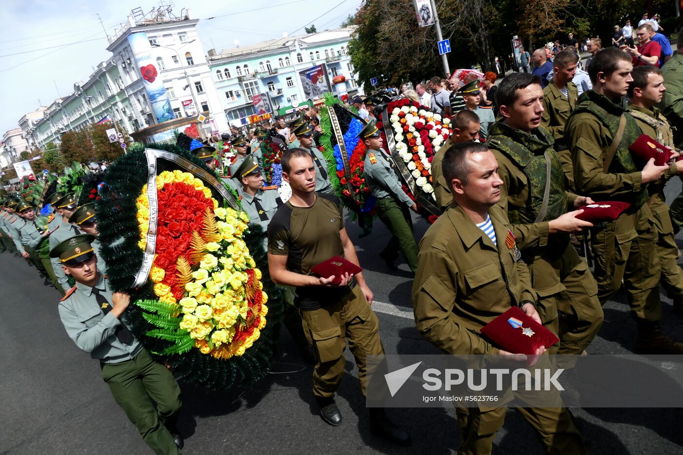 Bidding last respects to Donetsk People's Republic Head Alexander Zakharchenko